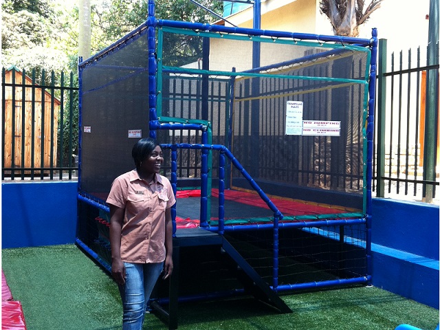 MIDI 2500MM X 2500MM TRAMPOLINE